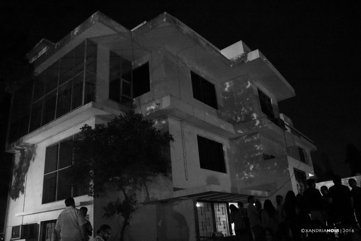 OLD-HOUSE-BUILDING-BLACK & WHITE-COLOR-PHOTOGRAPHY-XANDRIA-NOIR